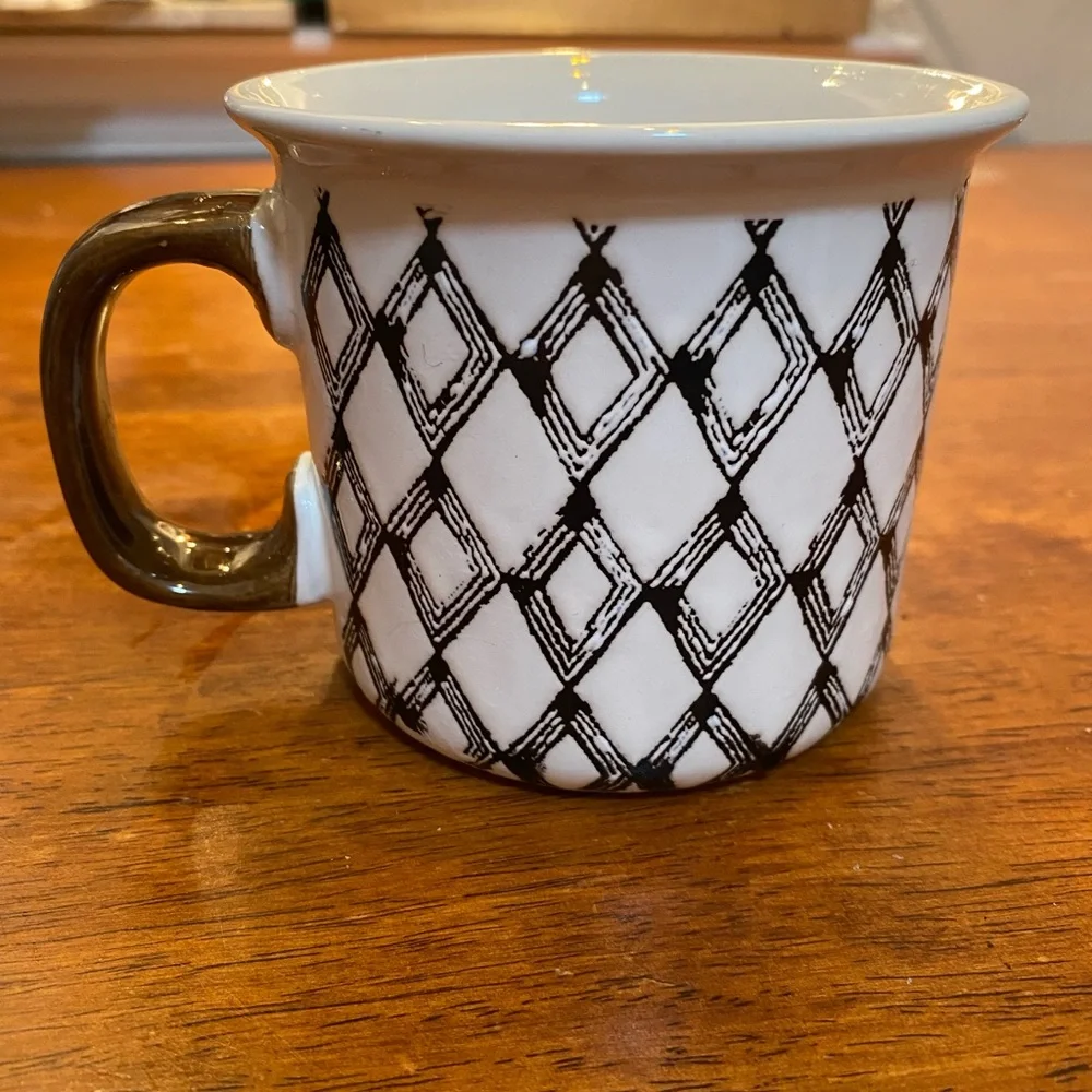 Ceramic Black & White Diamond Pattern Coffee Mug (Stoneware) - Picture 2 of 3